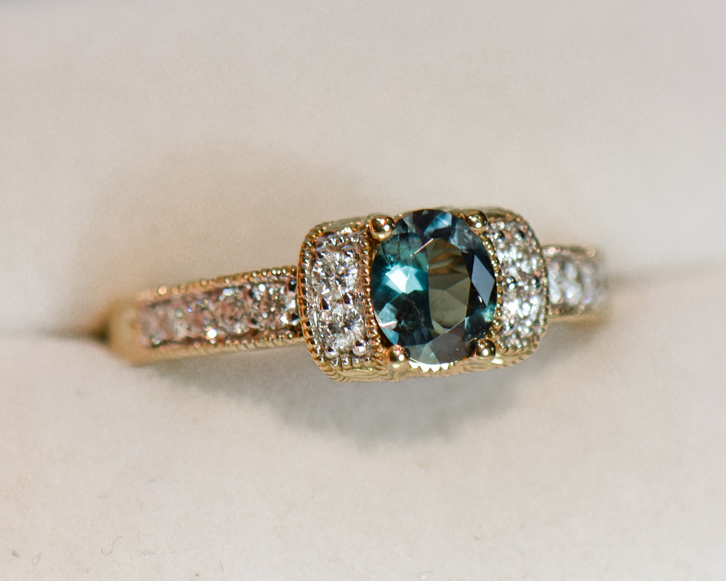 Natural Alexandrite & Diamond Engagement Ring 18k Gold