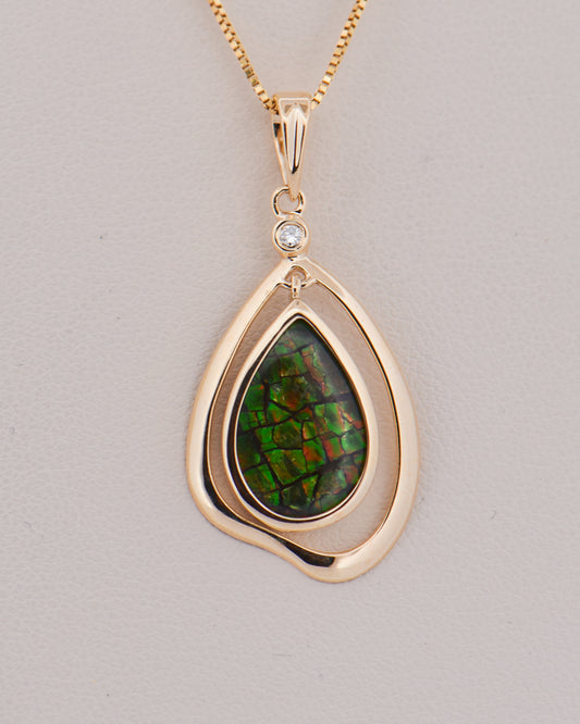 Ammolite Triplet Pendant in Yellow Gold