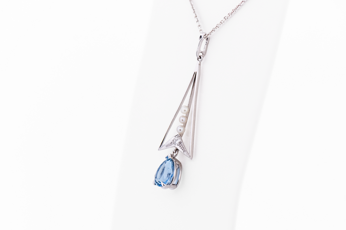 Antique Platinum Lavalier Pendant Top Quality Aquamarine, Diamond & Pearls