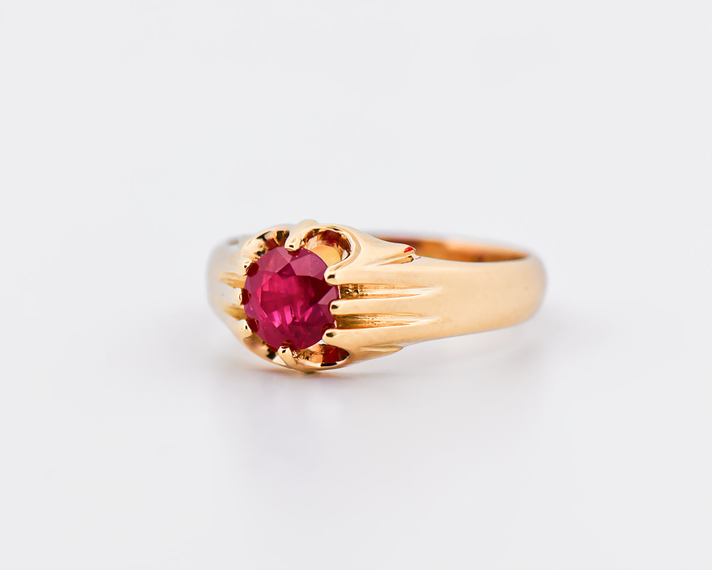 Antique Ruby Belcher in 18k Yellow Gold