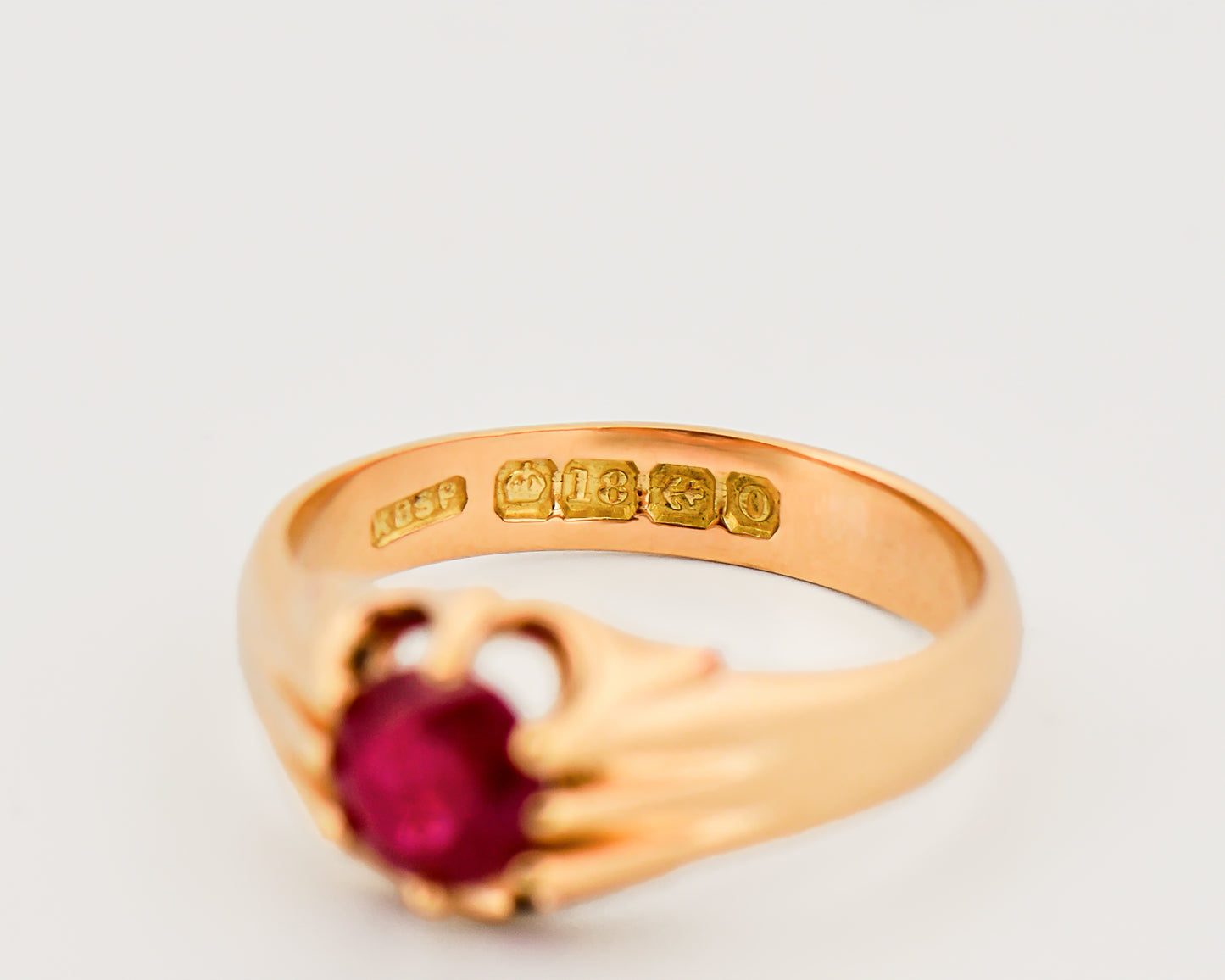 Antique Ruby Belcher in 18k Yellow Gold