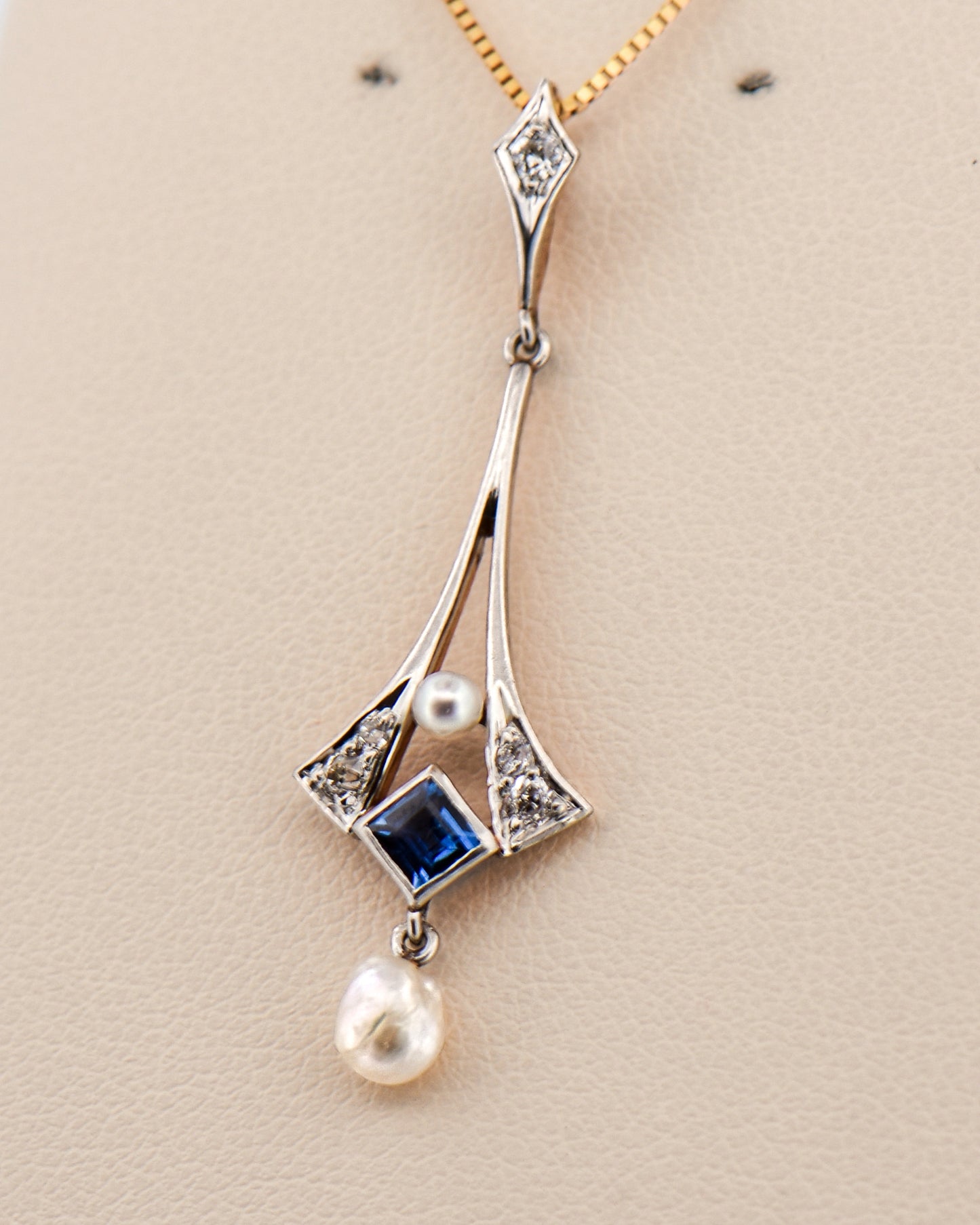 Antique Yogo Sapphire Lavalier Pendant