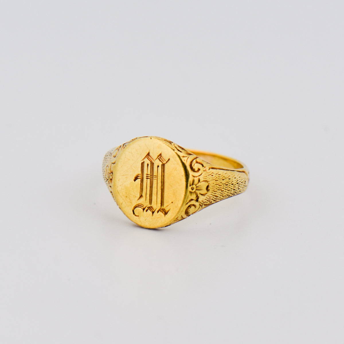 Antique Signet Pinky Ring in 18k Yellow Gold