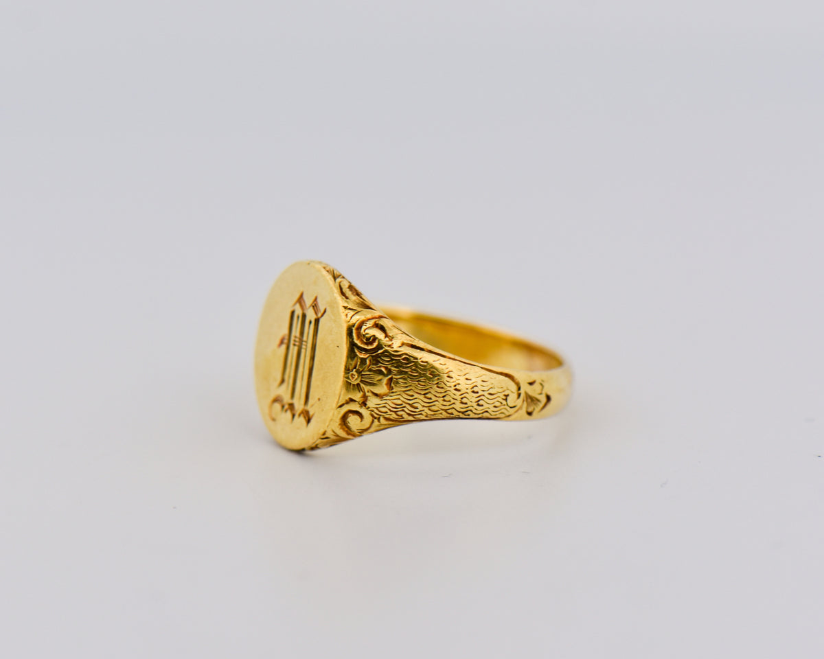 Antique Signet Pinky Ring in 18k Yellow Gold
