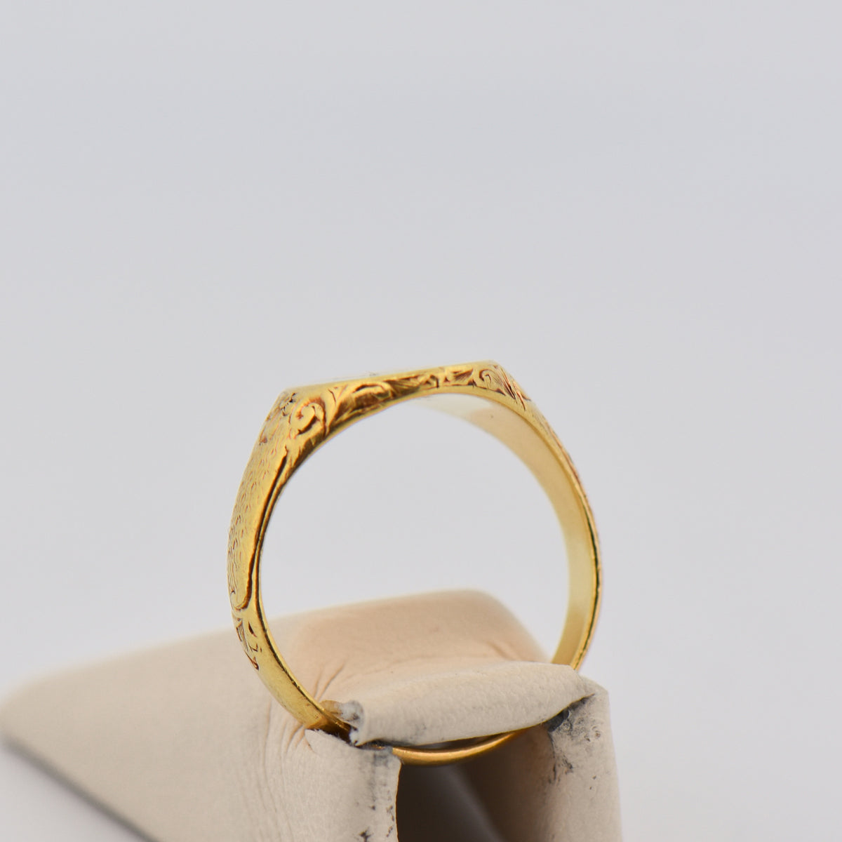 Antique Signet Pinky Ring in 18k Yellow Gold