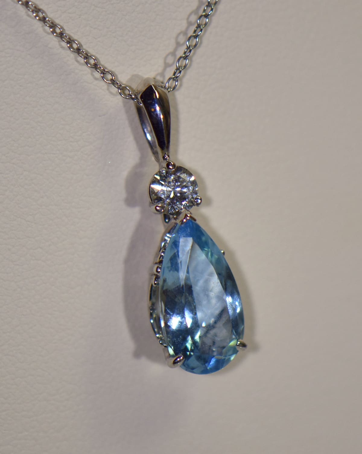 Classic Top Grade Aquamarine & Diamond Pendant