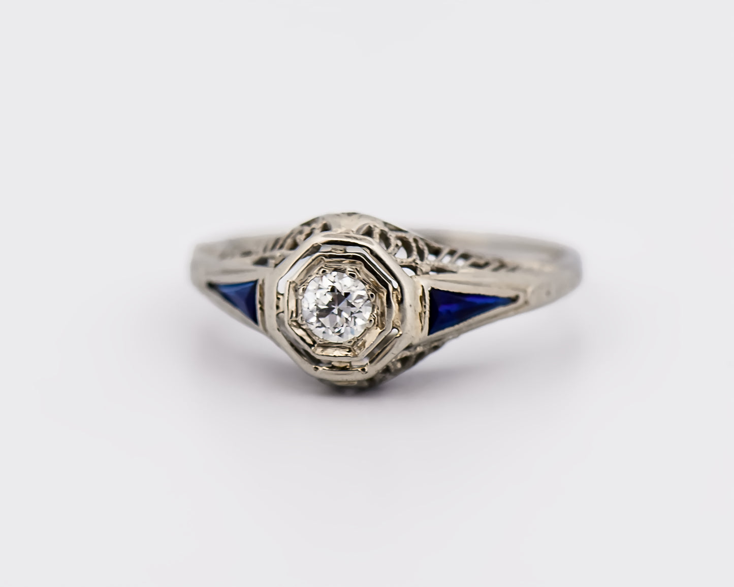 Art Deco Blue Sapphire and Diamond Ring in 18k White Gold