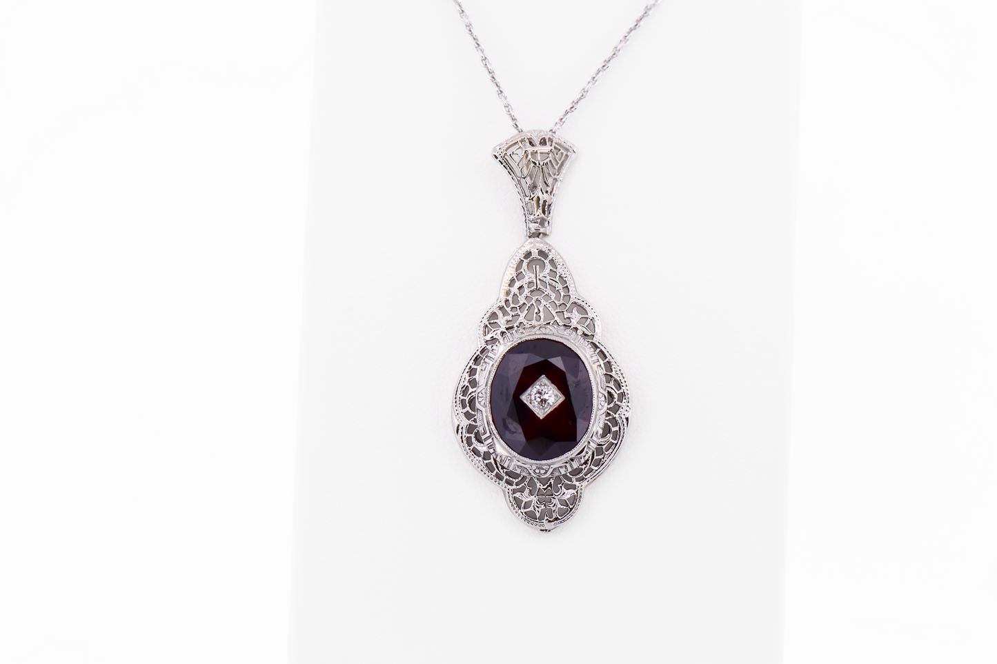 Art Deco White Gold Filigree Pendant with Red Garnet & Diamond