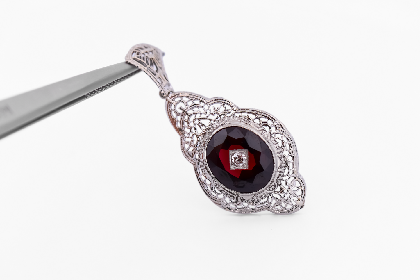 Art Deco White Gold Filigree Pendant with Red Garnet & Diamond