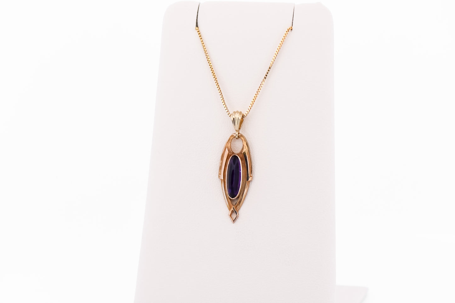 Art Nouveau Amethyst Cabochon Pendant in 14k Yellow