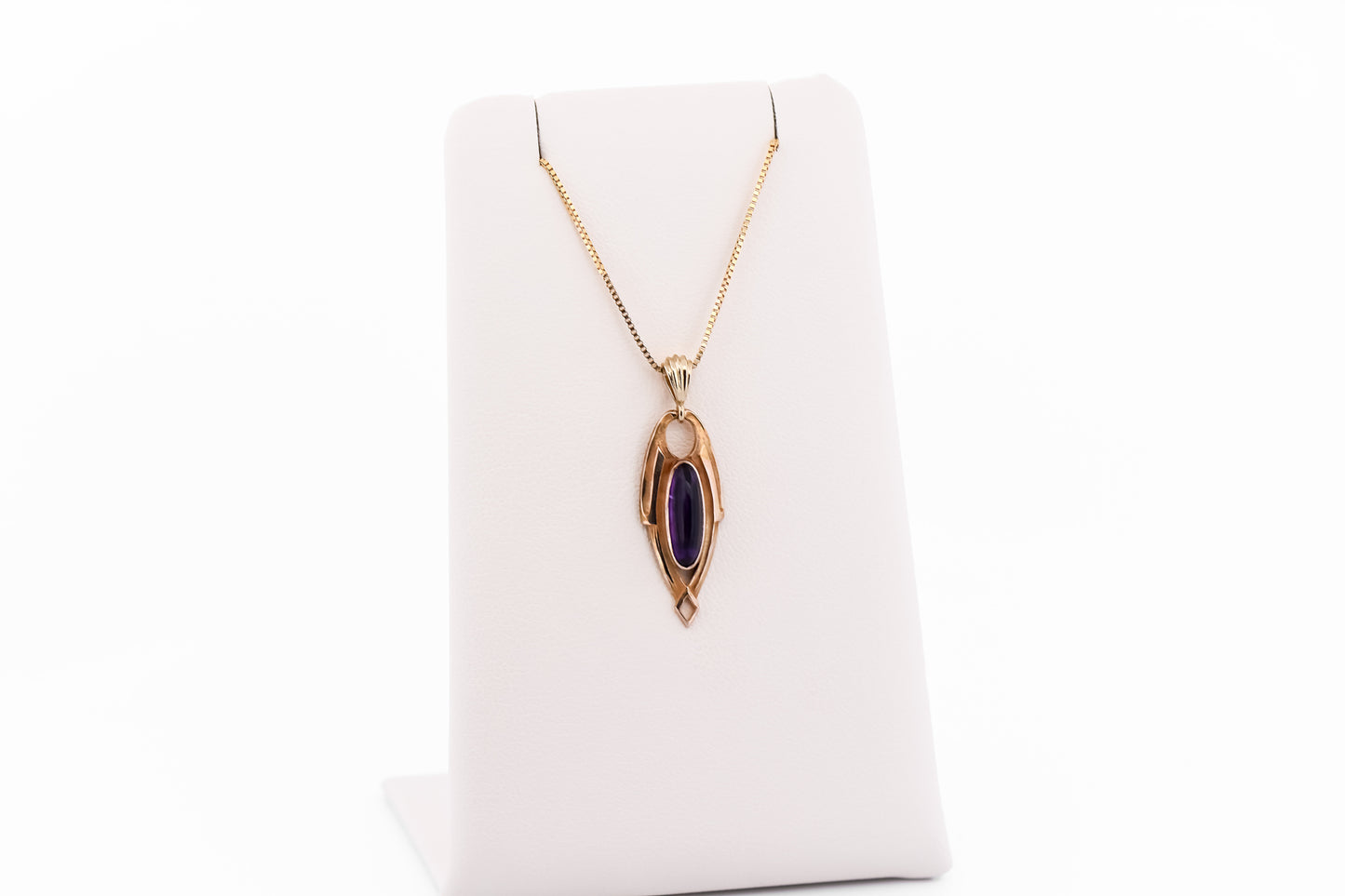 Art Nouveau Amethyst Cabochon Pendant in 14k Yellow