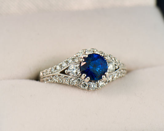 Vintage-Inspired Ring with Top Quality Ceylon Sapphire