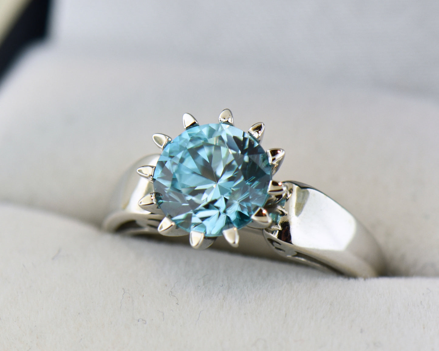 White Gold & Blue Zircon Crown-Style Solitaire Ring