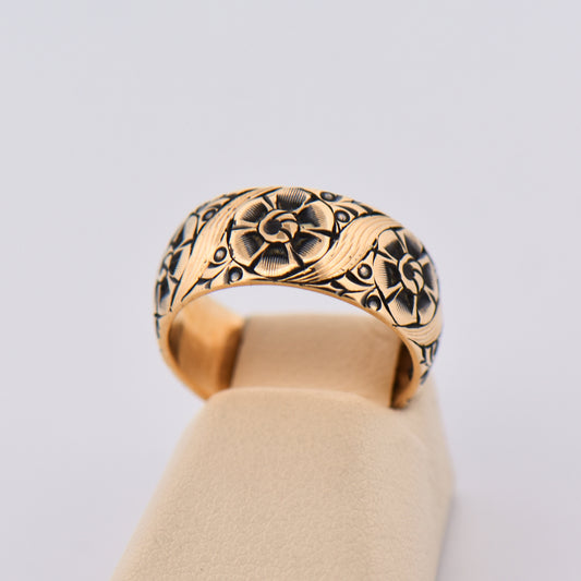 Carved Gold Keepsake Floral Eternity Wedding Band