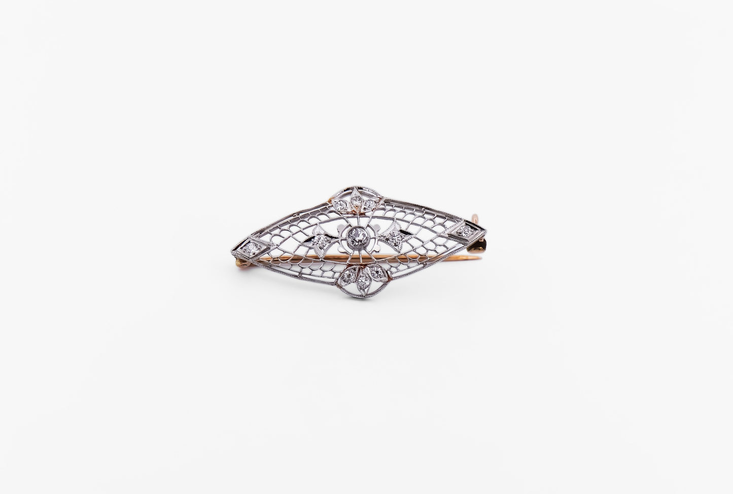 Edwardian Platinum & Diamond Filigree Brooch - Exquisite Detail