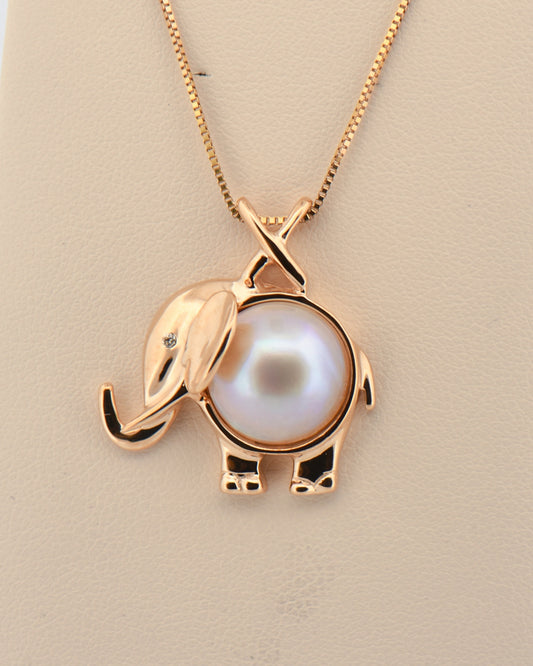 Mabe Pearl Elephant Pendant with Diamond Eye