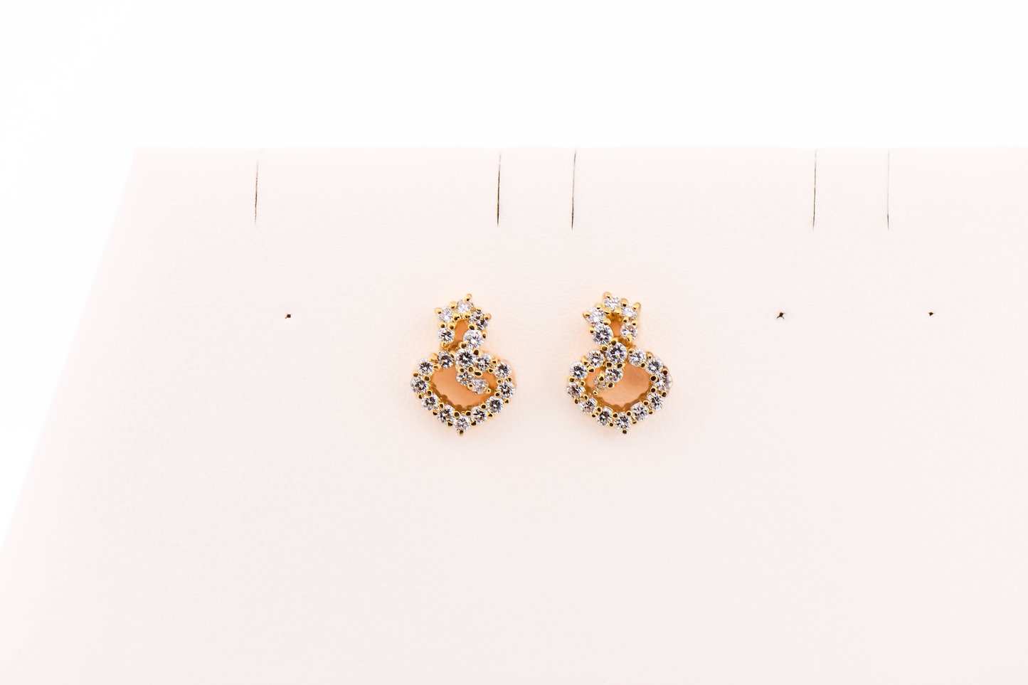 Estate 18k Yellow Gold & Diamond Cluster Stud Earrings