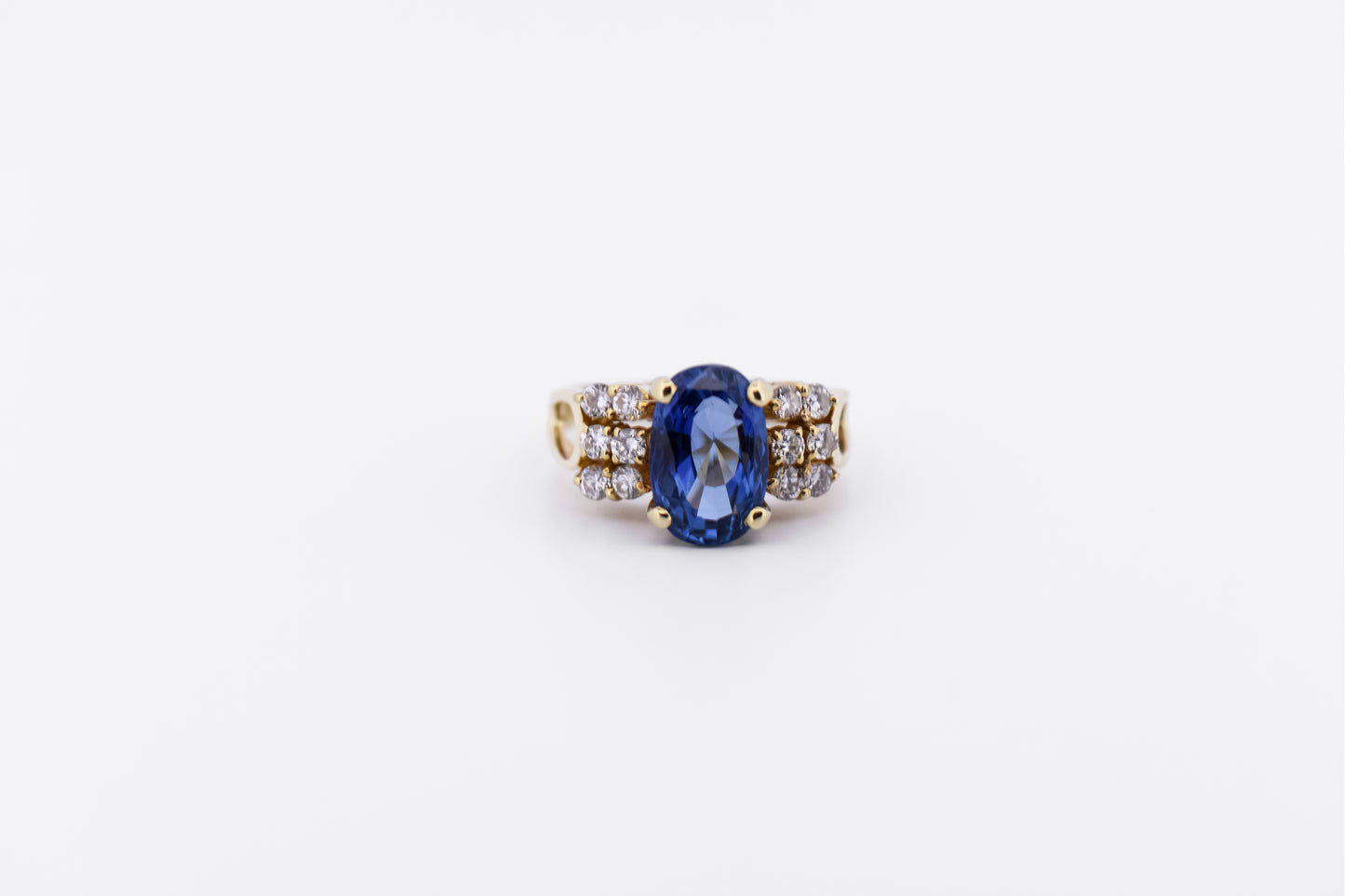 Estate 3.5ct Sapphire & Diamond Ring in 18k Yellow Gold