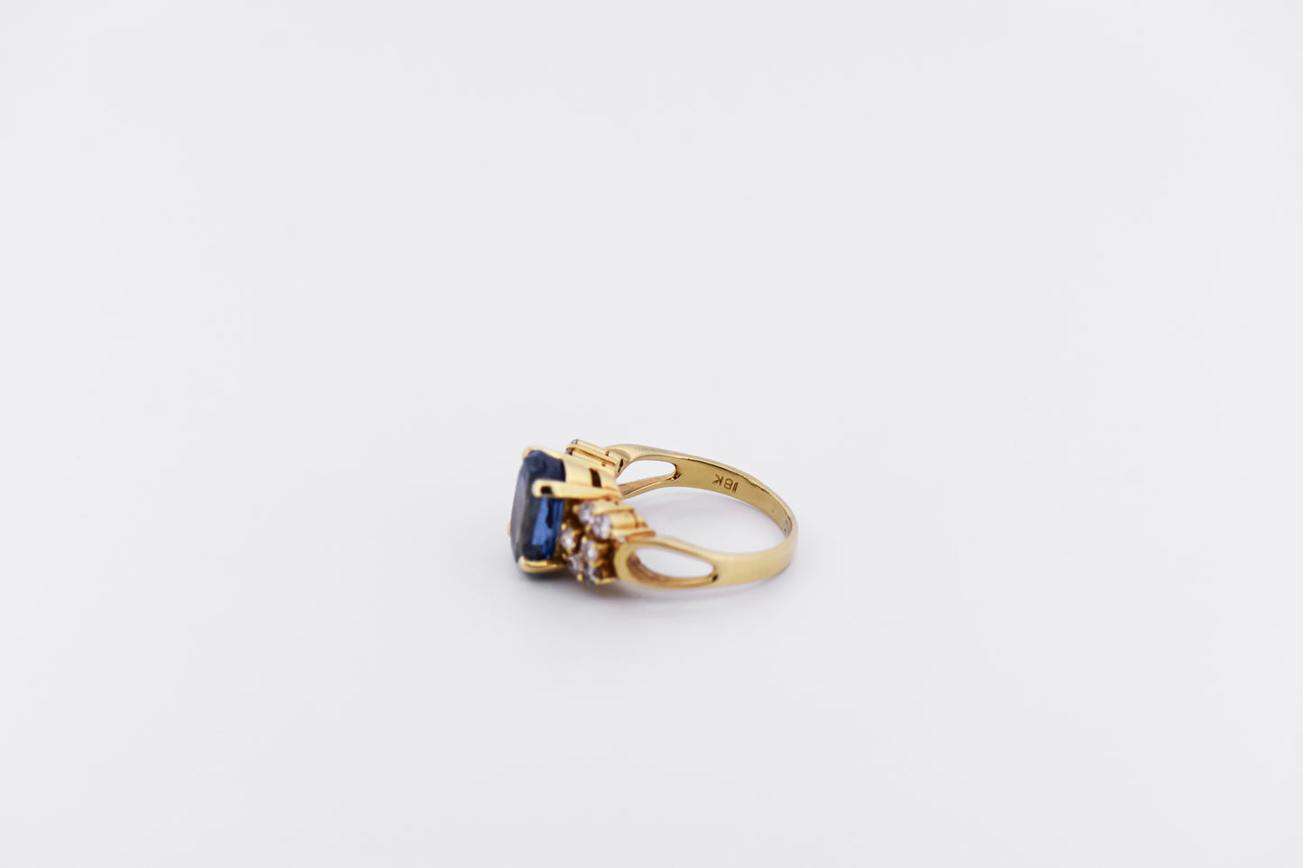Estate 3.5ct Sapphire & Diamond Ring in 18k Yellow Gold