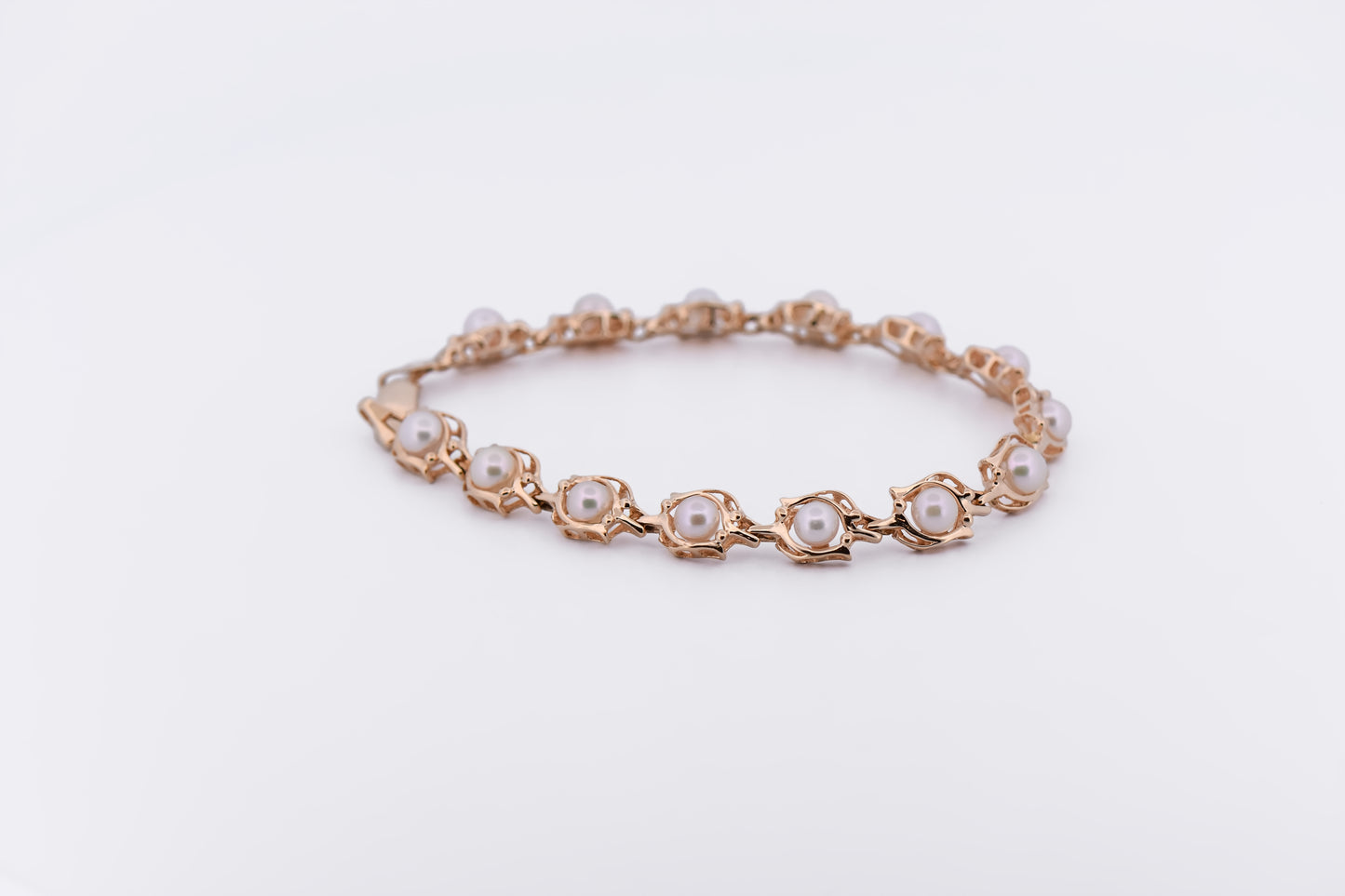 Estate Akoya Pearl Bracelet in 14k Yellow Gold