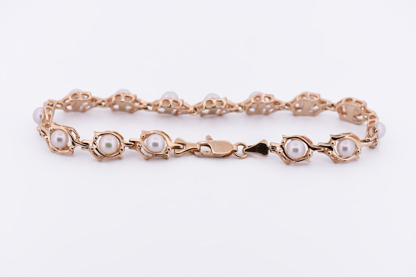 Estate Akoya Pearl Bracelet in 14k Yellow Gold