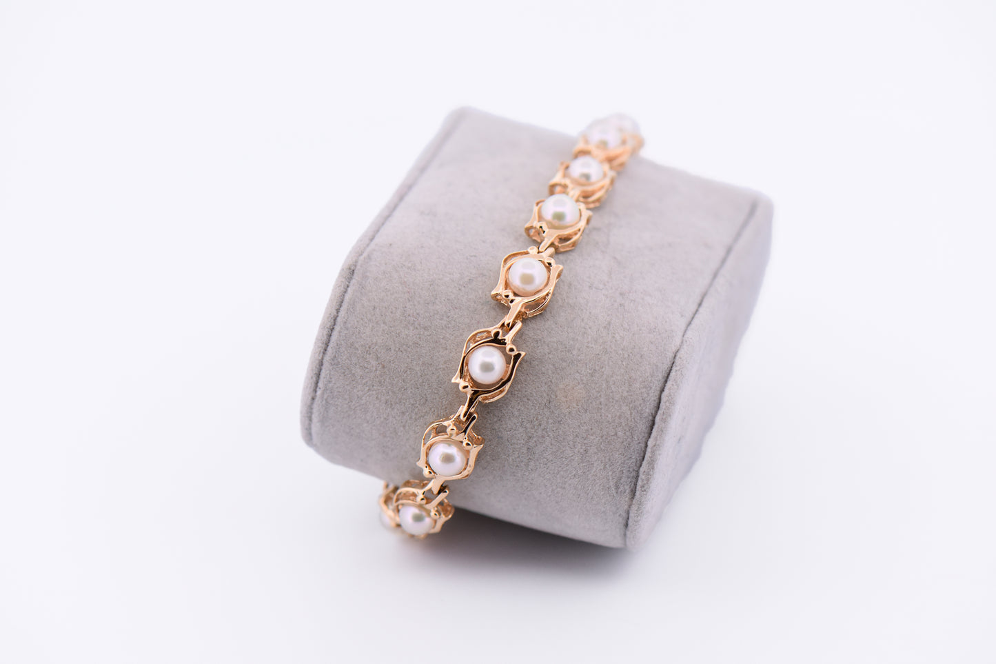 Estate Akoya Pearl Bracelet in 14k Yellow Gold