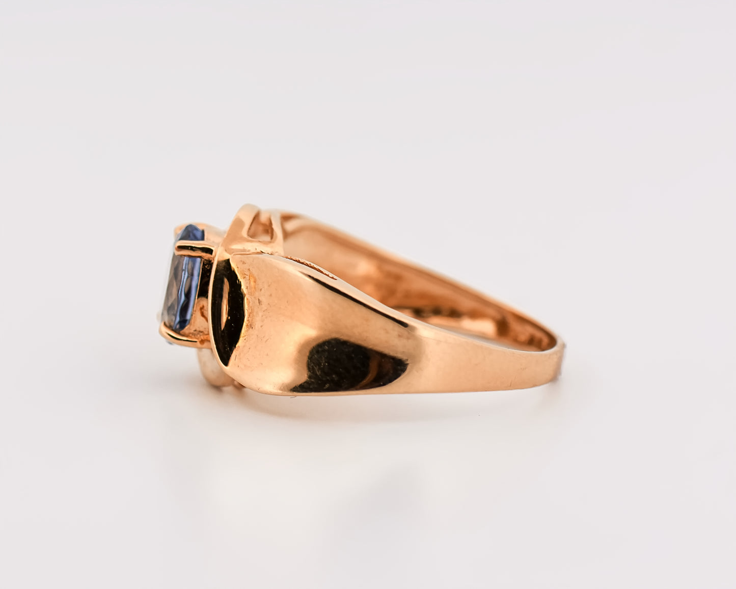 Estate Ceylon Sapphire Ring in Yellow Gold