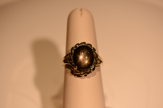 Estate Ladies Ring with Black Star Sapphire in Yellow Gold