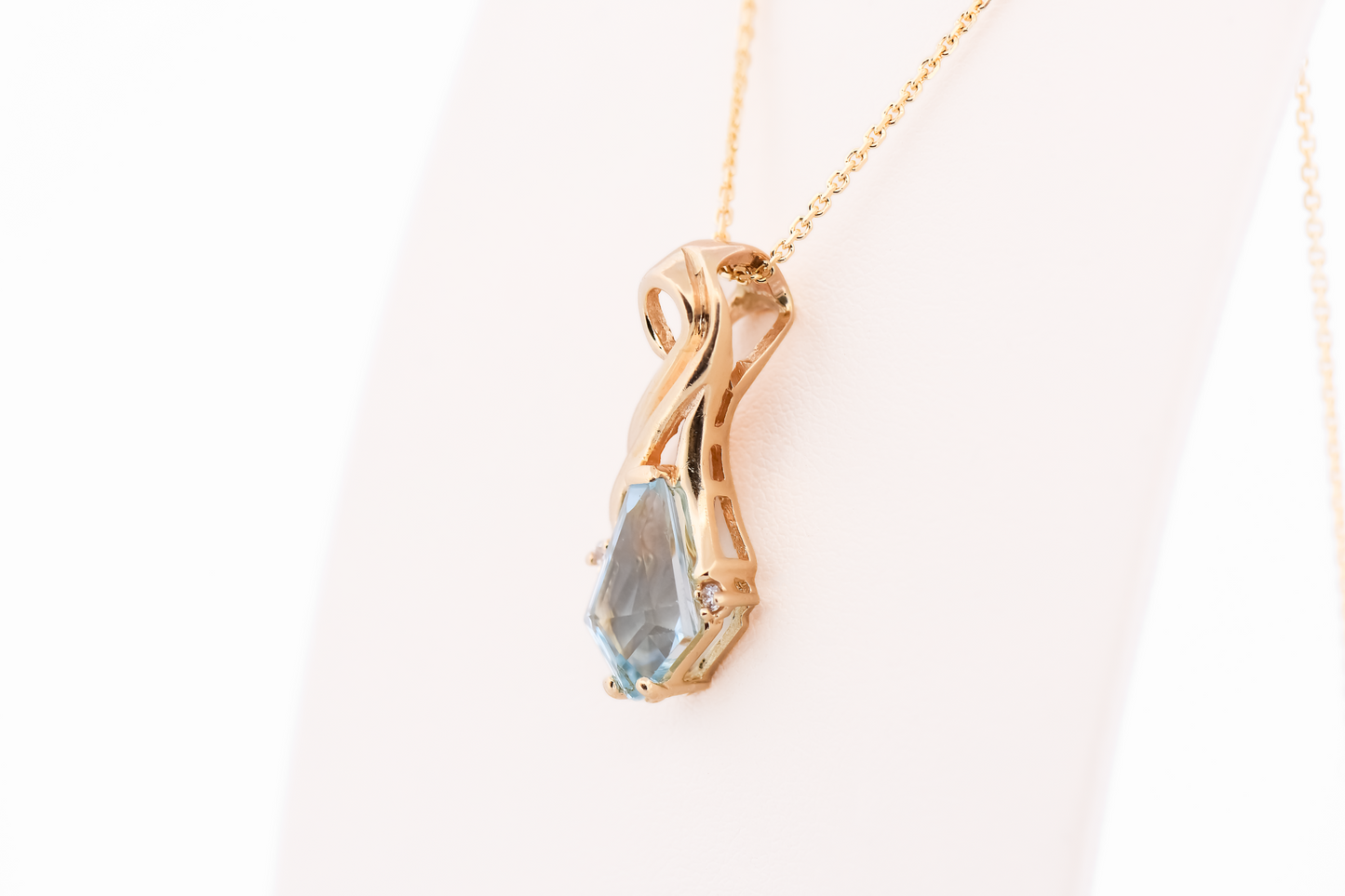 Estate Modern Swirly Gold Pendant with Kite Blue Topaz & Diamonds