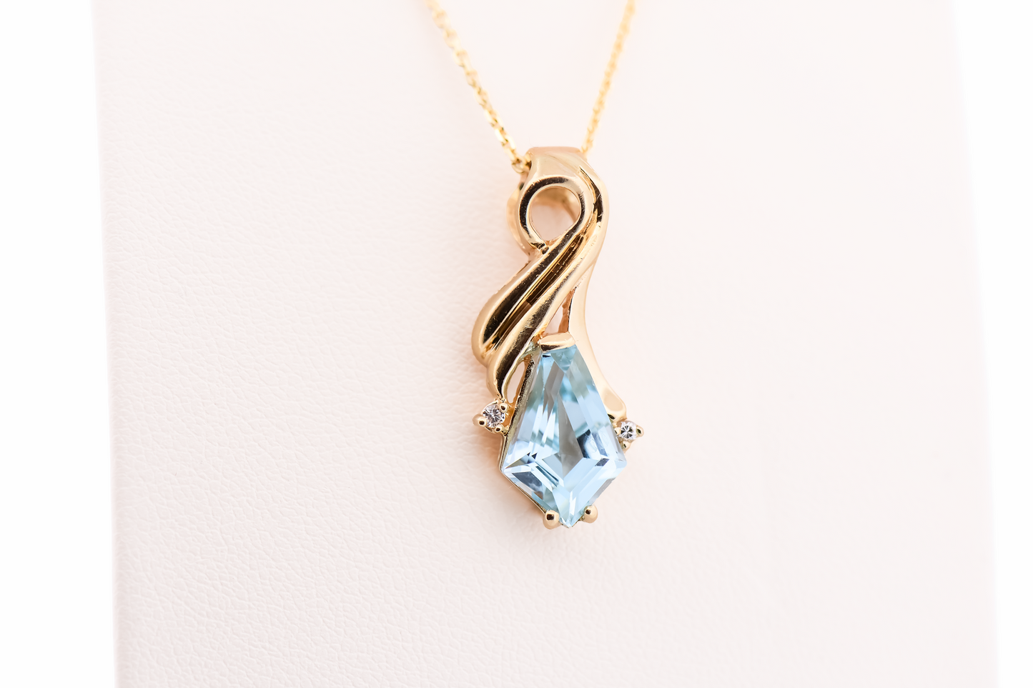 Estate Modern Swirly Gold Pendant with Kite Blue Topaz & Diamonds