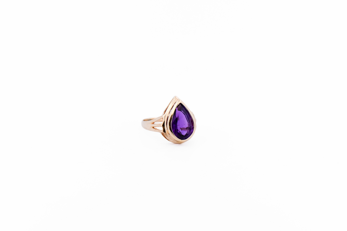 Estate Pear Shaped Amethyst Ring in 14k Yellow Gold Bezel