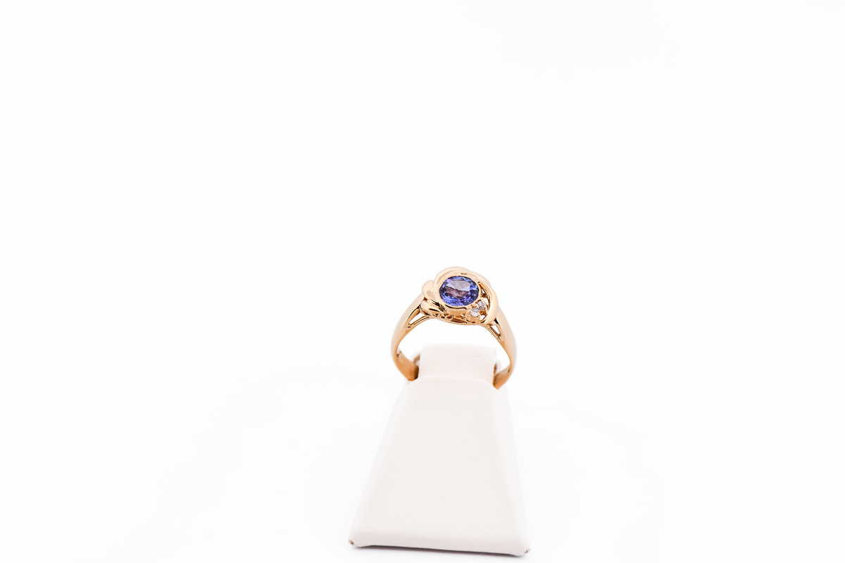 Estate Round Tanzanite Ring Bezel-Set in 18k Yellow Gold
