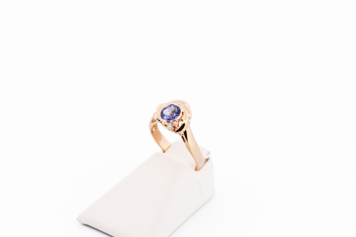 Estate Round Tanzanite Ring Bezel-Set in 18k Yellow Gold