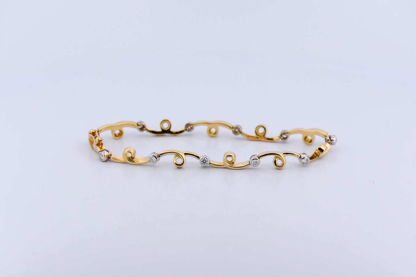 Estate Whimsical 18k Gold Bezel-Set Diamond Twist Link Bracelet - 7.5 inch