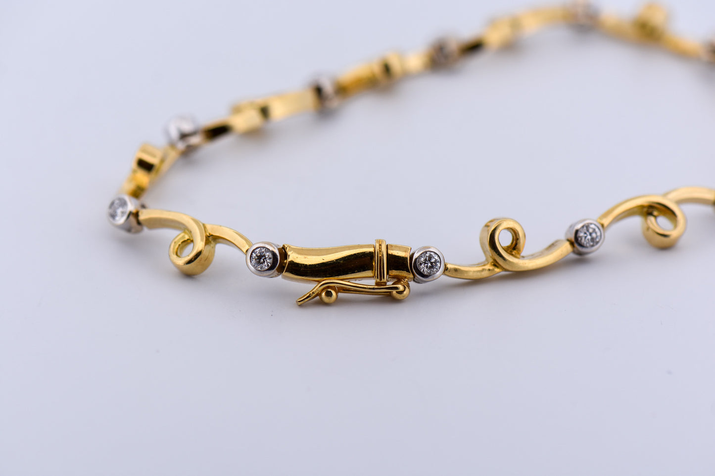 Estate Whimsical 18k Gold Bezel-Set Diamond Twist Link Bracelet - 7.5 inch
