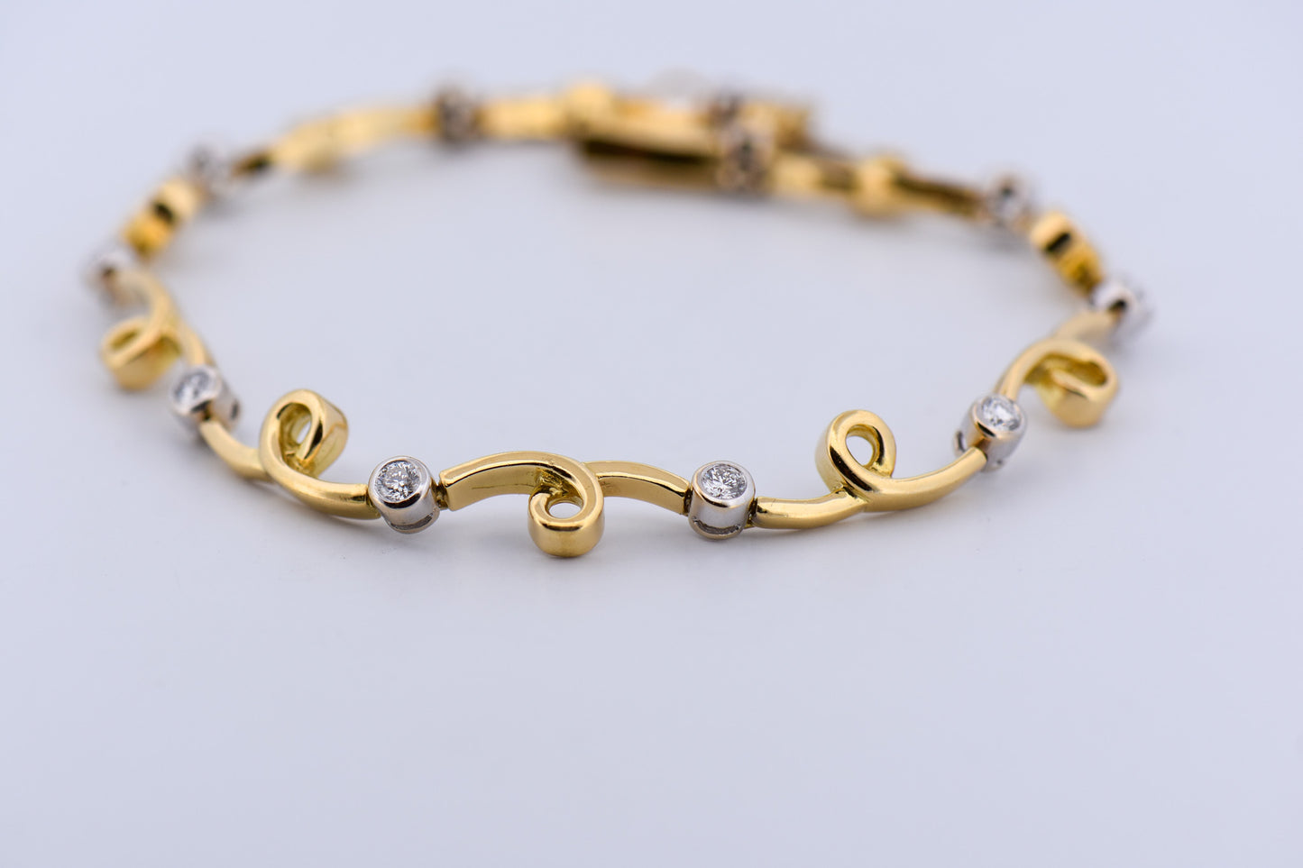 Estate Whimsical 18k Gold Bezel-Set Diamond Twist Link Bracelet - 7.5 inch
