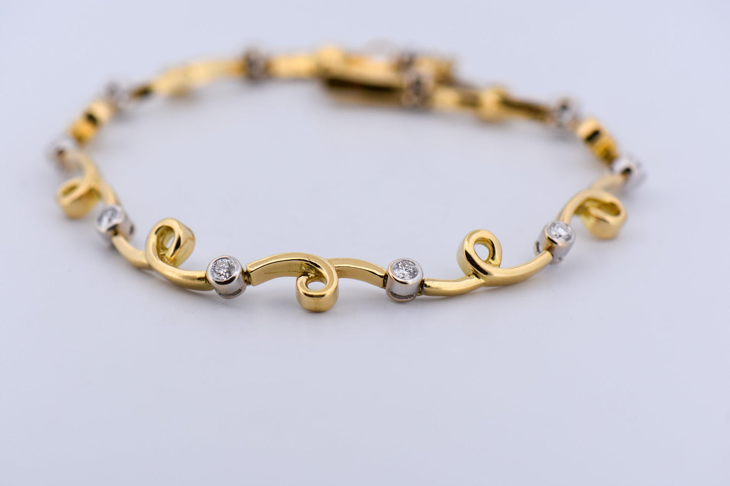 Estate Whimsical 18k Gold Bezel-Set Diamond Twist Link Bracelet - 7.5 inch