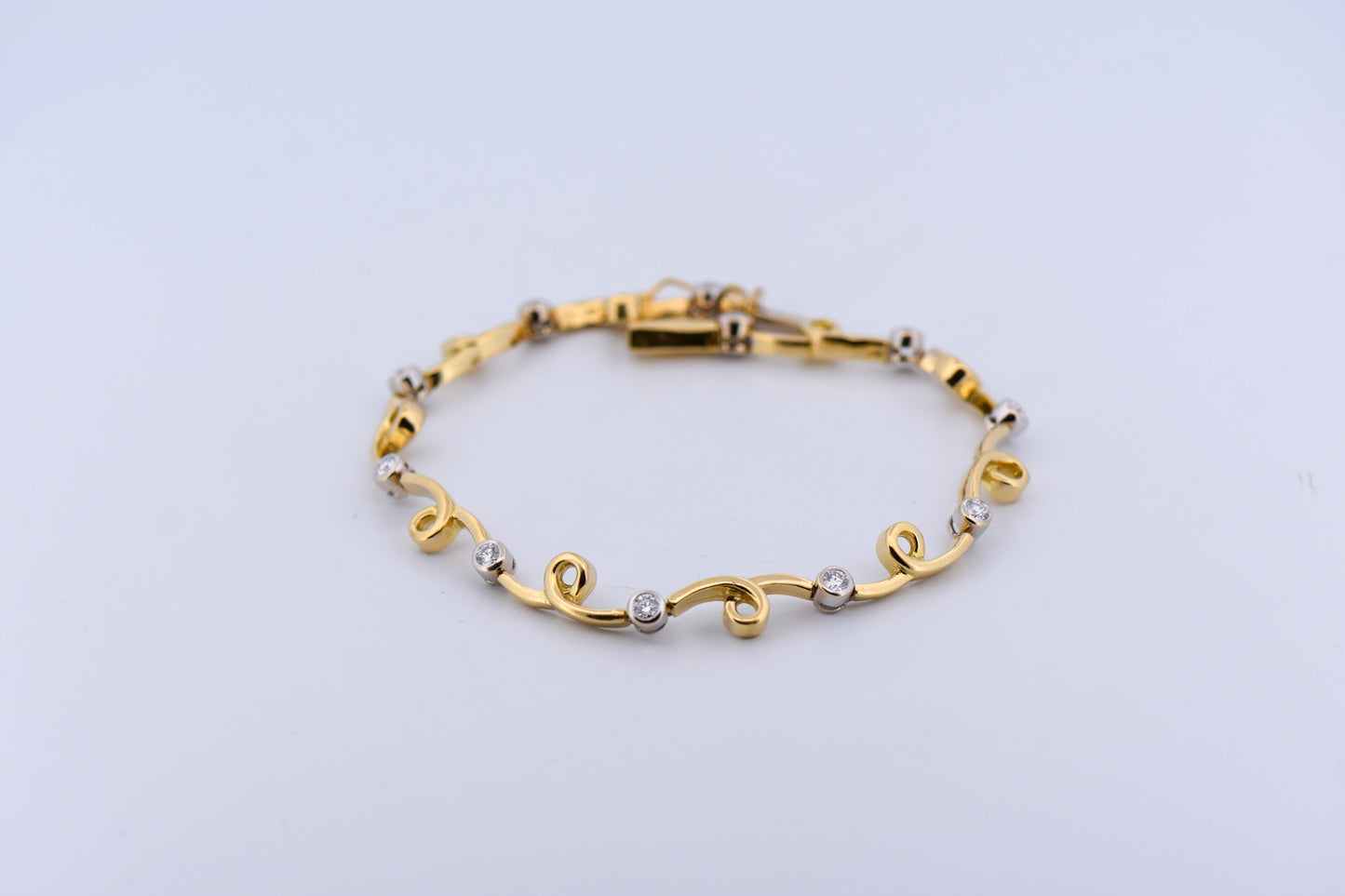 Estate Whimsical 18k Gold Bezel-Set Diamond Twist Link Bracelet - 7.5 inch