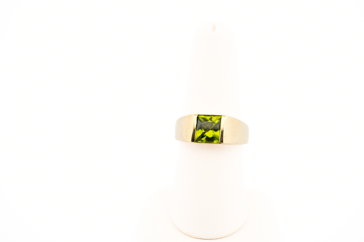Estate Wide Yellow Gold Ring Set with Square Buff Top Peridot