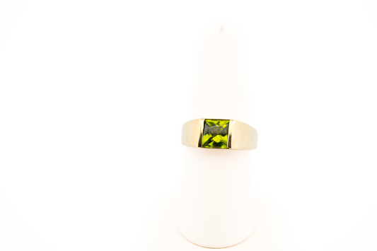 Estate Wide Yellow Gold Ring Set with Square Buff Top Peridot