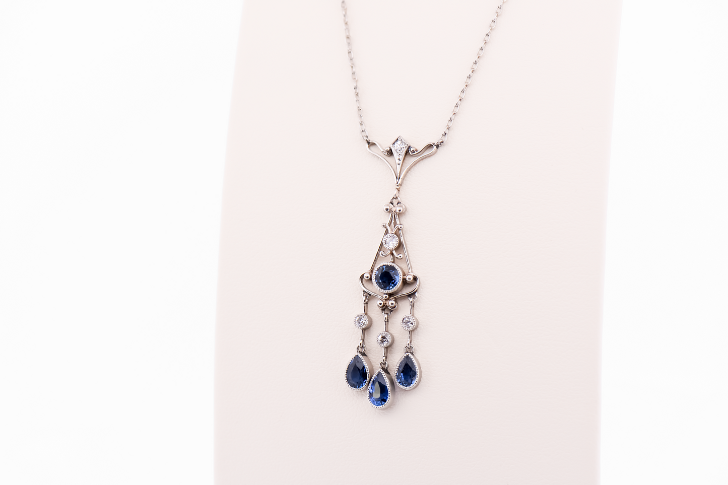 Exceptional Edwardian Platinum Lavalier Necklace with Yogo Sapphires & Diamonds