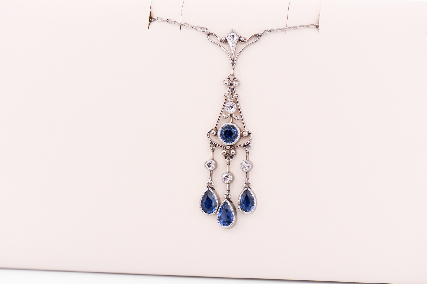 Exceptional Edwardian Platinum Lavalier Necklace with Yogo Sapphires & Diamonds