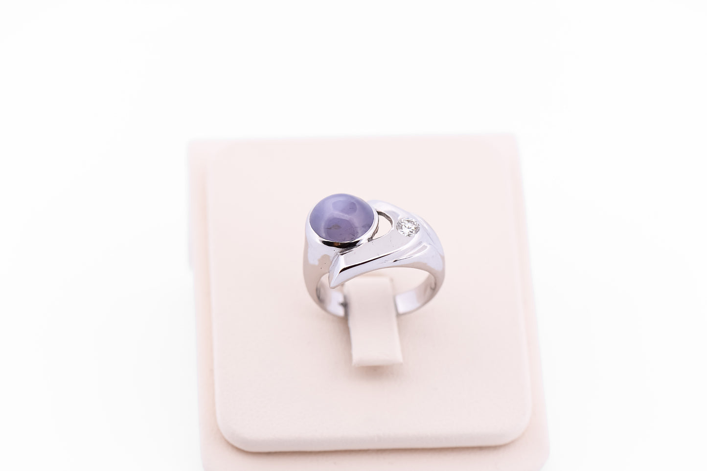 Exceptional Natural Purple Star Sapphire set in Wide 18k Ring
