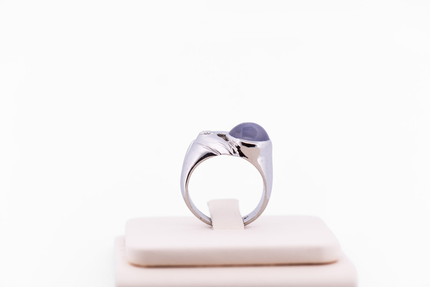 Exceptional Natural Purple Star Sapphire set in Wide 18k Ring