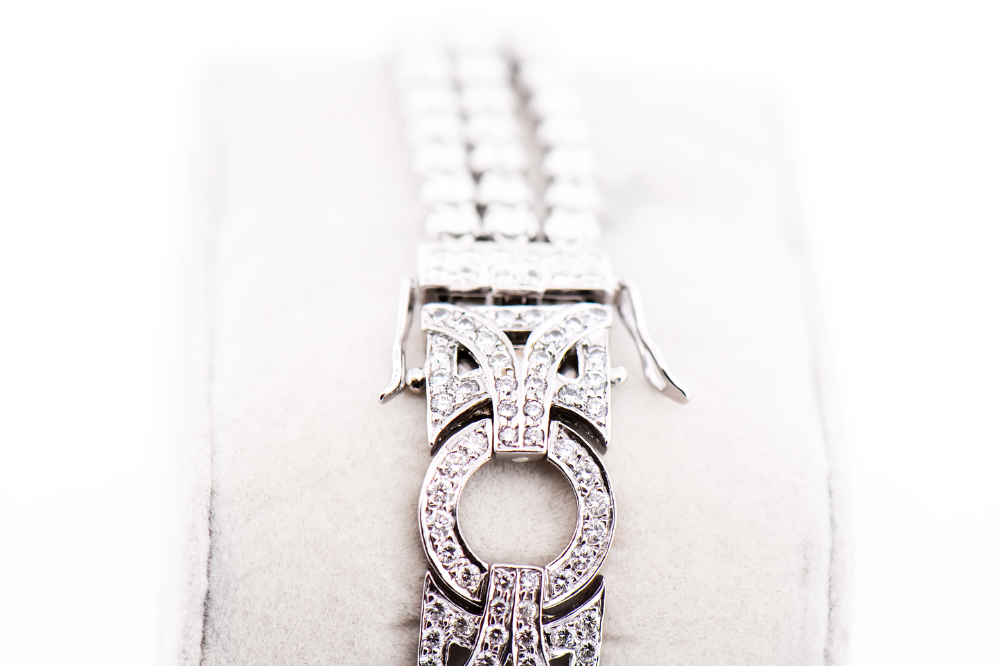 Fabulous Art Deco Style Diamond Bracelet in 18k White Gold