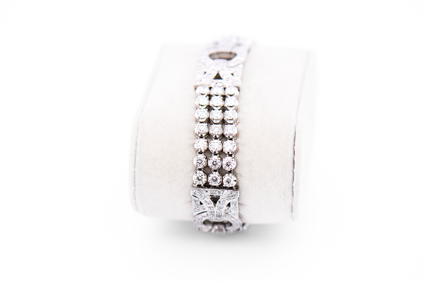 Fabulous Art Deco Style Diamond Bracelet in 18k White Gold
