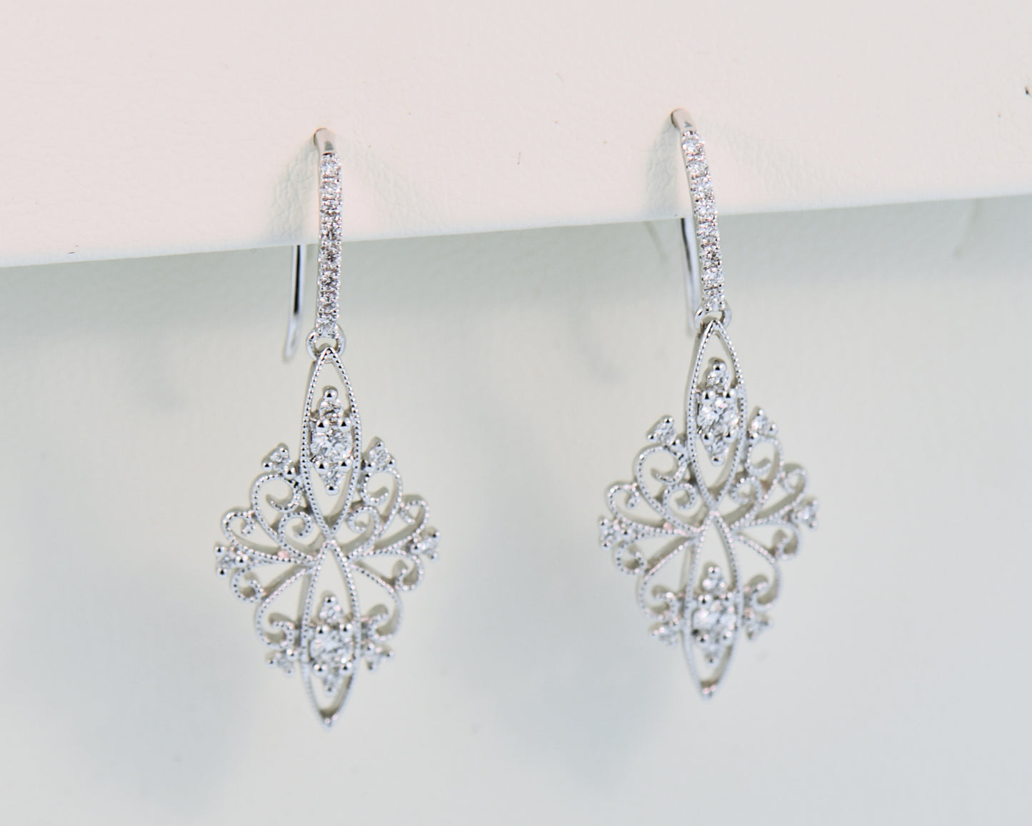 Deco-Inspired 18k White Gold Diamond Filigree Dangle Earrings