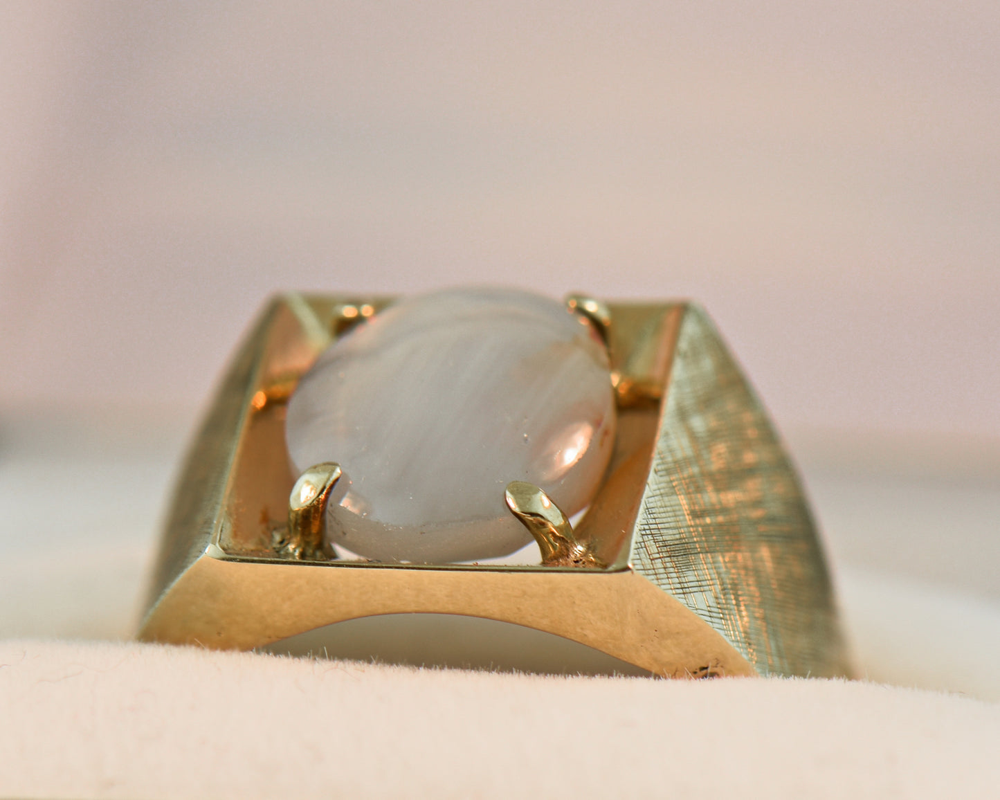 Mid-Century Gents Ring with Amazing Silver Star Sapphire