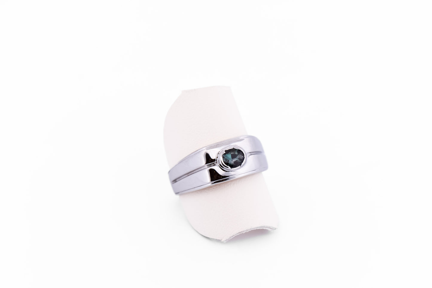 Gents White Gold & Natural Alexandrite Wedding Ring- Strong Color Change