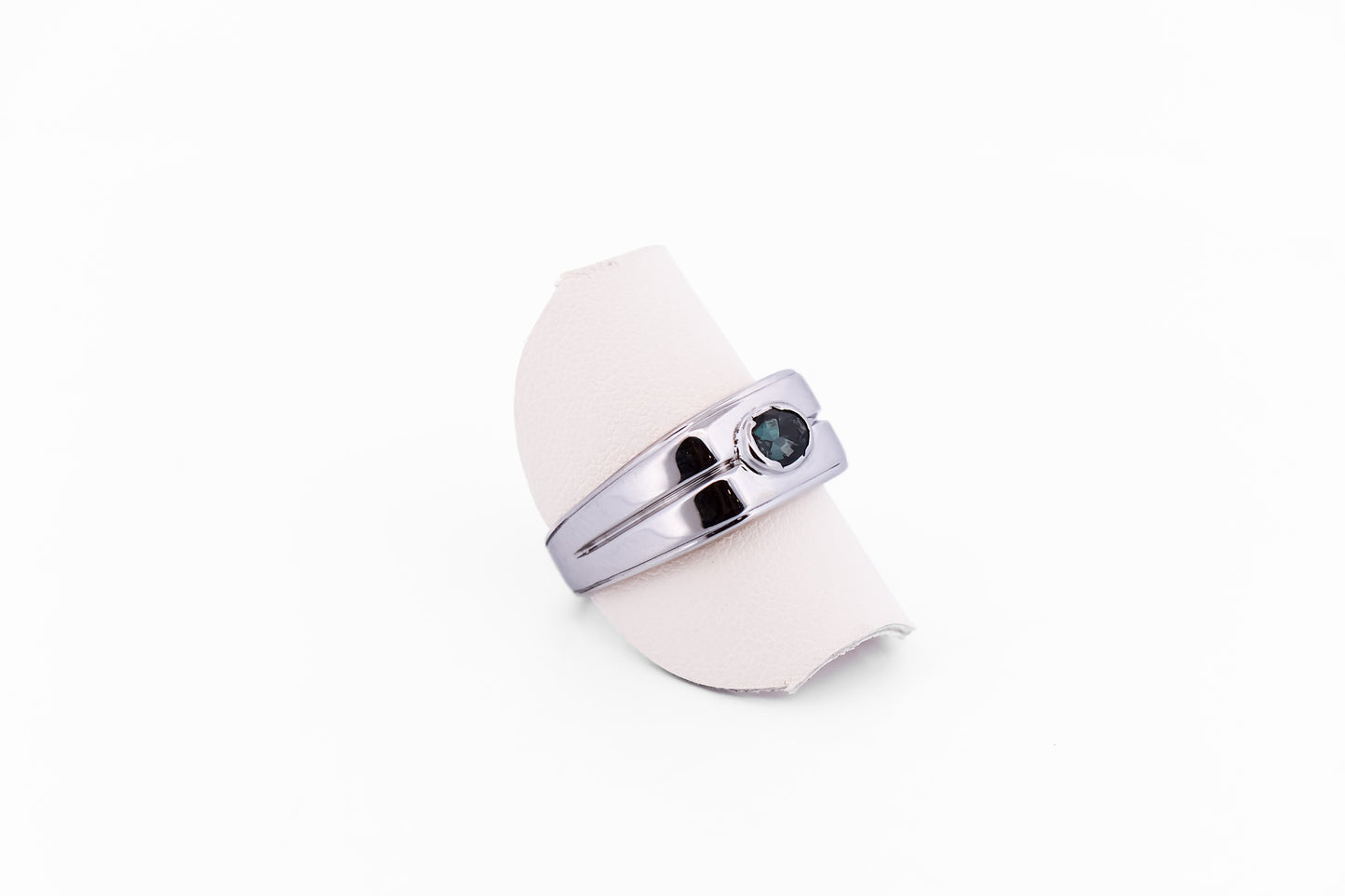 Gents White Gold & Natural Alexandrite Wedding Ring- Strong Color Change